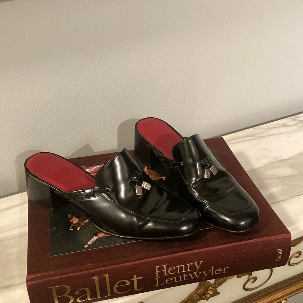 RALPH LAUREN | Ralph Lauren Ladies Black Slip On Heel Shoes